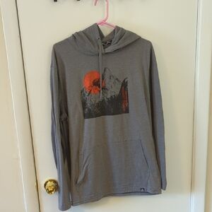 Alpine Design Gray Hoodie tshirt with Mountain Graphic
